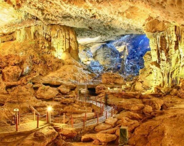 Hang sửng sốt - Hang động nổi tiếng ở Việt Nam những năm gần dây