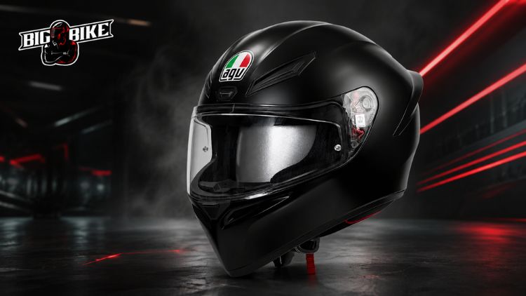 AGV nổi bật với mũ thể thao và thiết kế đặc trưng