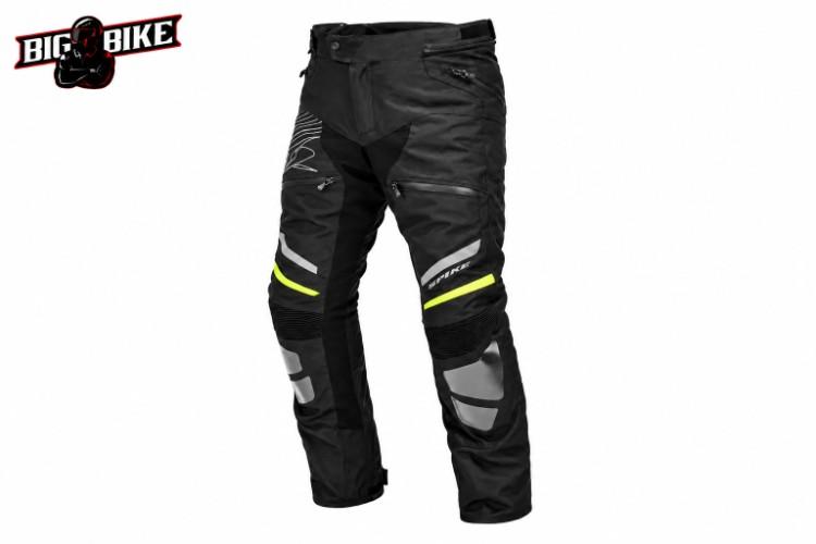Quần moto bảo hộ với giáp gối và thiết kế phù hợp tư thế lái