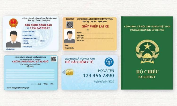 Trang bị giấy tờ tùy thân và mang số tiền mặt vừa đủ