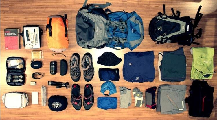 Đồ bảo hộ và vật dụng cần thiết nên được chuẩn bị gọn gàng trước chuyến đi