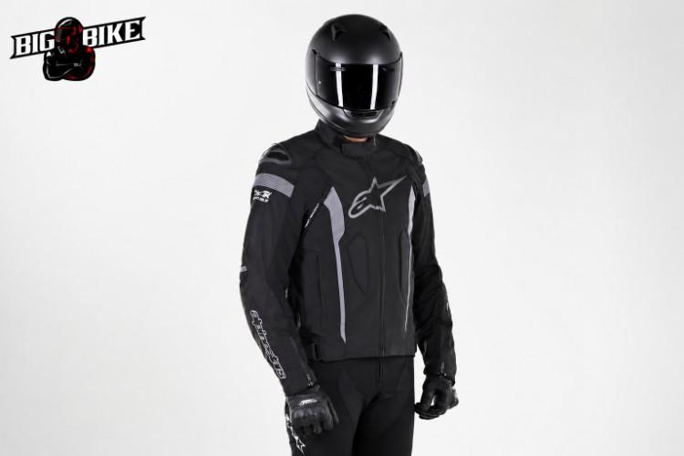 Chọn size và kiểm tra form áo Alpinestars Missile Tech Air đúng cách